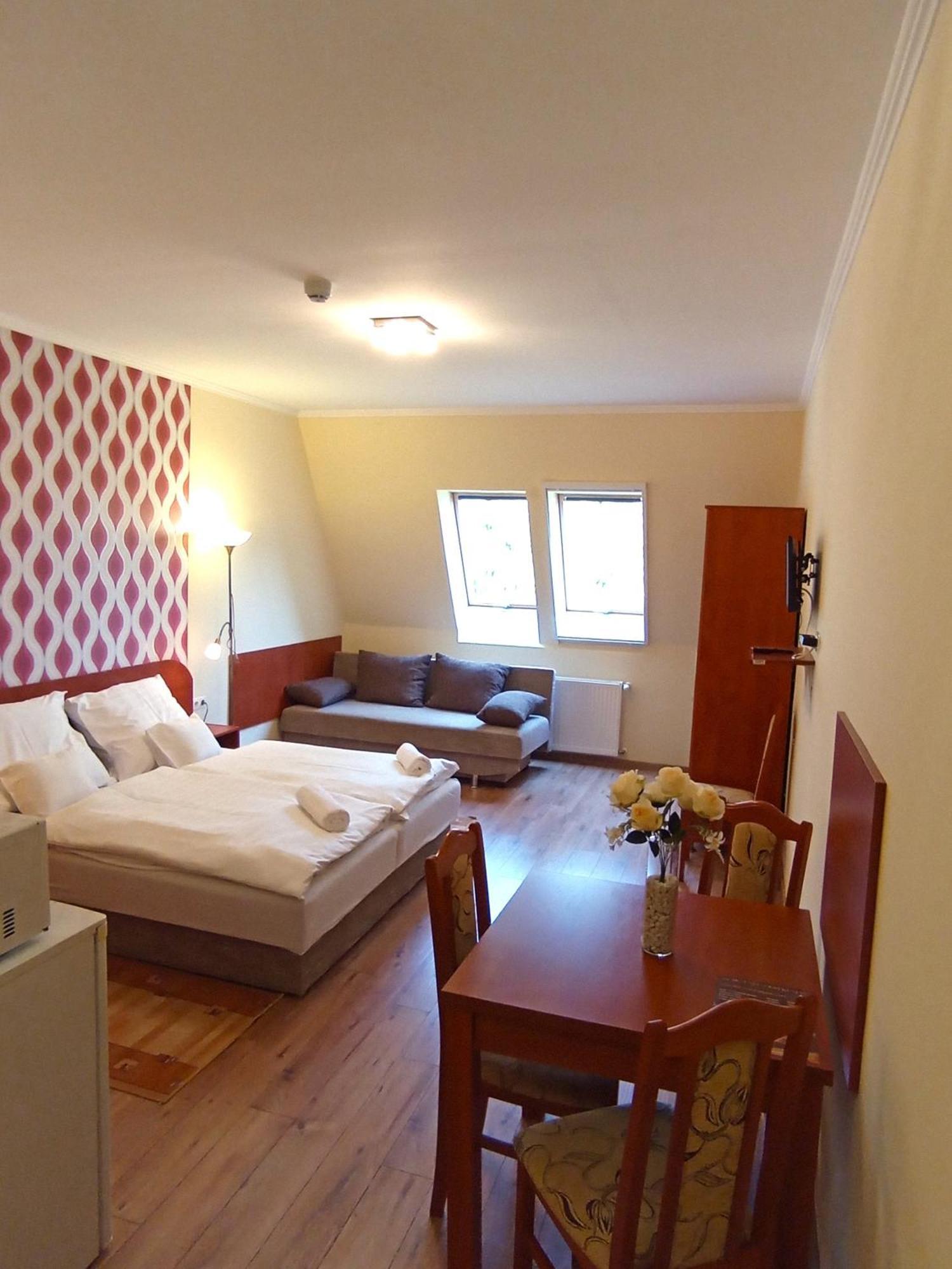 Patak-Party Apartmanok Bogács Exteriör bild